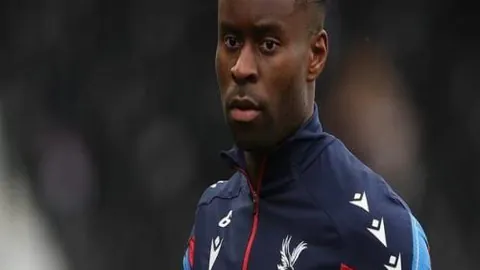 曼城专家内维尔：英超冠军气息浓，切尔西不胜或成意外